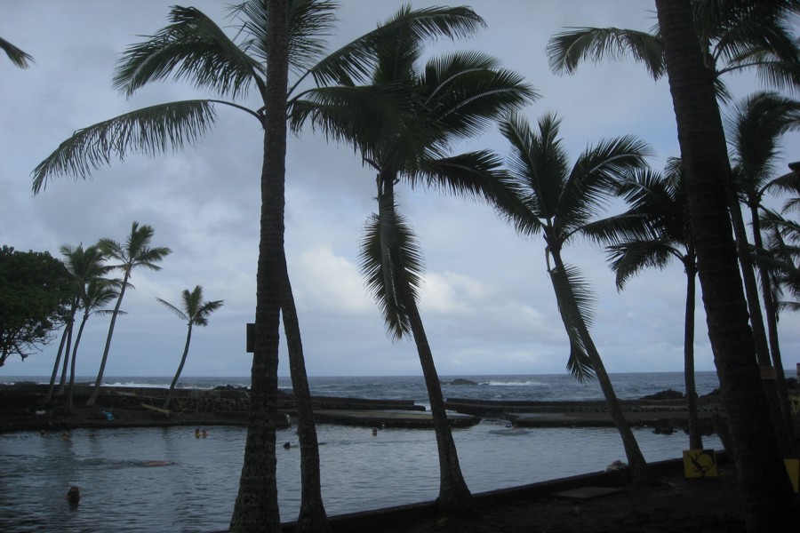 ../image/ahalanui warm spring pool 1 .jpg